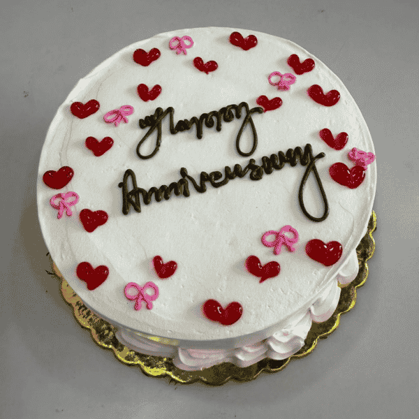 anniversary cake with elegent desing